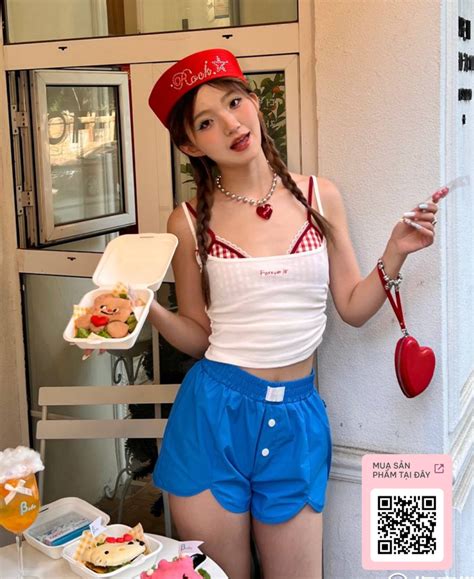 Chiếc áo hot nhất hè này hoá ra là của một local brand Trung hội con gái Việt diện ầm ầm hàng