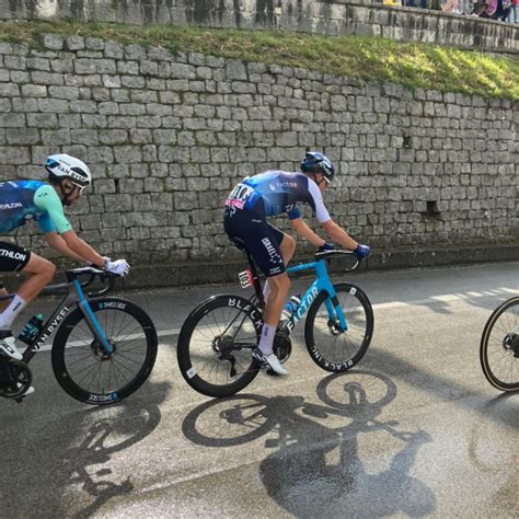 Giro D Italia A Cusano Mutri Vince Il Francese Valentin Paret Peintre