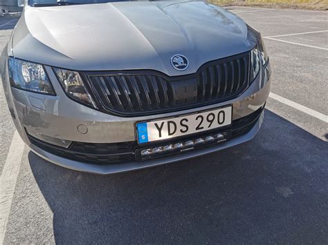 Fit New Grille Without Removing Bumper Skoda Octavia Mk III 2013