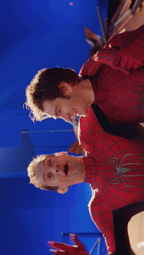 Tobey Maguire And Andrew Garfield Behind The Scenes Of Spider Man No Way Home 2021 Fotos De