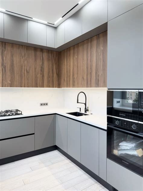 Угловая стильная кухня до потолка in 2024 | Interior design kitchen ...