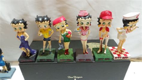 Kit C 2 Bonecas Betty Boop Em Resina Modelos A Escolher MercadoLivre