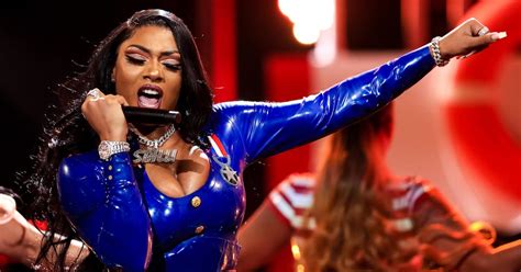Hot Girl Summer Rules According To Megan Thee Stallion Herself