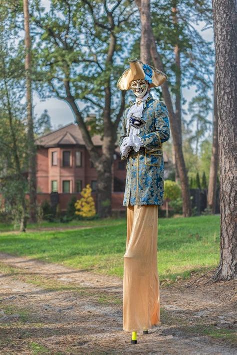 Костюмы для артистов от Елены Мак in 2022 | Outdoor decor, Outdoor ...