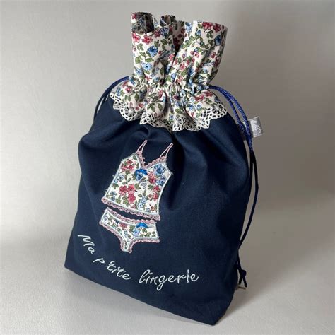 Pochette Ma p tite lingerie bleu marine L Atelier à Rêves Couture