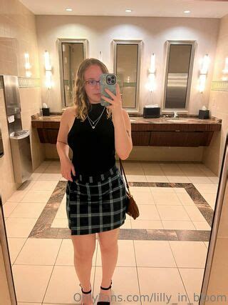 Lilly In Bloom Nude OnlyFans NudoStar TV