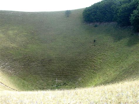 Universo Assisi Happening Culturale Monte Subasio Doline E Mortaro