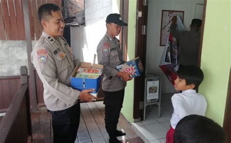 Peduli Budaya Literasi Polsek Samarinda Ulu Lakukan Distribusi Buku