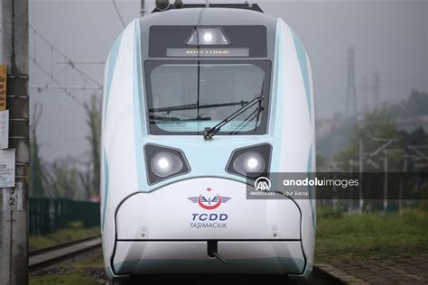 Lk Milli Elektrikli Tren Seti Tcdd Ye Teslim Edildi Anadolu Ajans