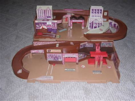 Vintage Mattel Hot Wheels CITY Sto N Go Toy Car Play Set FOLD UP CASE Antique Price
