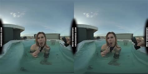 Hot Babe Melonie Rooftop Jacuzzi Dildo Masturbation VR Porn Video VRPorn