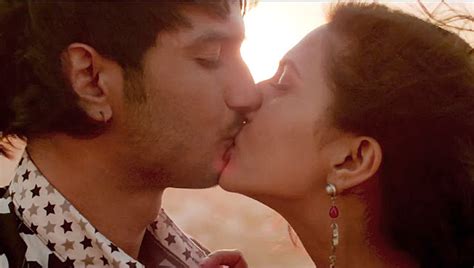 Parineeti Chopra Hot Kiss And Bed Scene From Shudh Romance Movie Hot Blog Photos