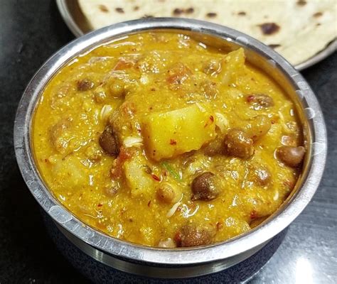 Kale Chana Aloo Curry Black Chickpea Cowpea And Potato Curry