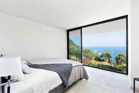 Cote d'Azur luxury holiday Villa with Heated Pool and Gym to Rent in Eze.