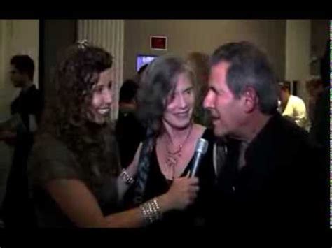 Lisa Garr Interviews Gary Zukav at The Gate Event in LA 2/4/2012 - YouTube