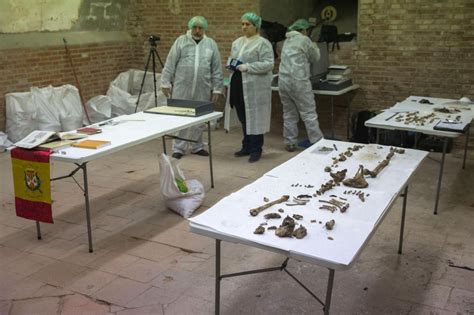 Inician la extracción de restos óseos en busca de Cervantes