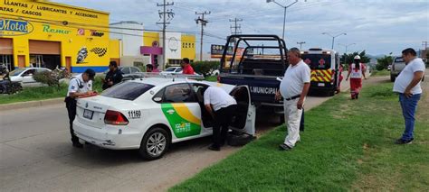 Taxista Choca Por Alcance Contra Una Patrulla En Mazatl N