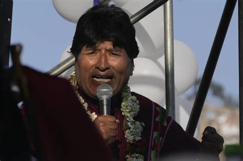 Denuncia Evo Morales Que Su Auto Fue Baleado