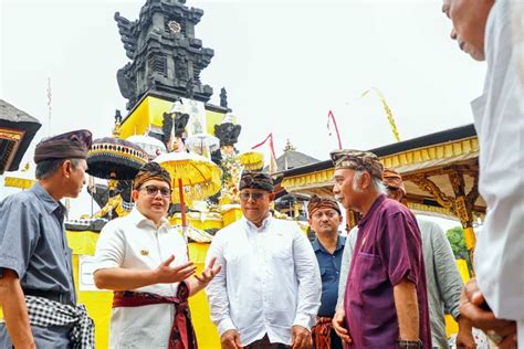 Tinjau Pura Agung Jagat Karana Pj Gubernur Jatim Siap Wujudkan Harapan