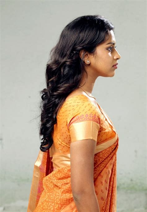 Amala Paul In Saree Hot Photo Gallery Amala Paul Latest Wallpapers Mynaa Actress Amala Paul