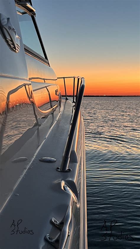 Sunset, Lake St. Clair, Michigan : r/boatporn