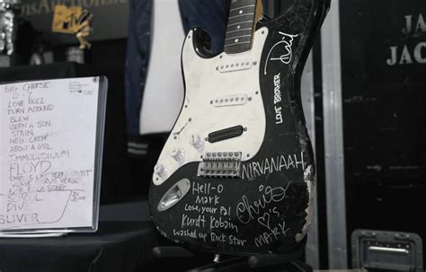 Guitarra Destrozada Por Kurt Cobain Vendida Por Us 600 Mil Diario Libre