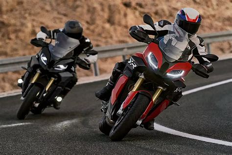 BMW S 1000 XR 2023 la nuova moto da sport turismo è pronta a scalare