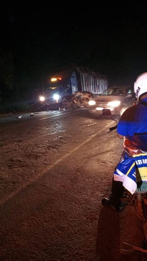 Mujer Pierde La Vida Tras Chocar Contra Carro Ca Ero