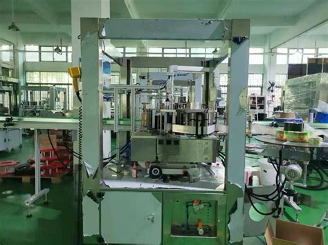 Hot Melt Label Machine Automatic Single Station OPP Glue Labeling Equipment For Square Liquid