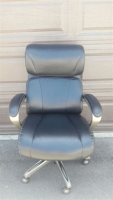 La Z Boy Arcadian Bonded Leather Executive Chair Black For Sale In Orange Ca Offerup