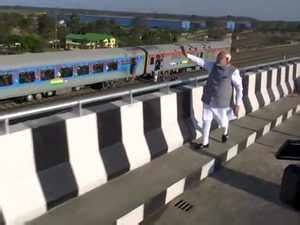 Bogibeel Pm Modi Inaugurates India S Longest Railroad Bridge In Assam