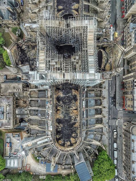 Notre Dame Torched But Spire S Rooster Discovered In Rubble Artofit