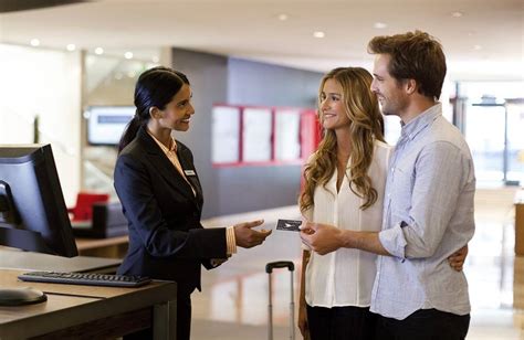 Frau Macht Es Sich In Hotel Telegraph