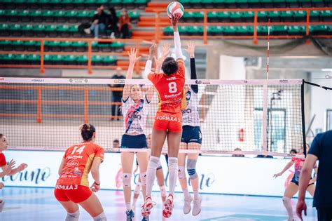 Pallavolo A Femminile Fantastica Akademia Citt Di Messina Battuta