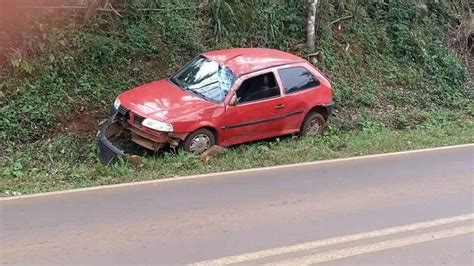 Carro colide violentamente na PR 473 em Quedas do Iguaçu SOT