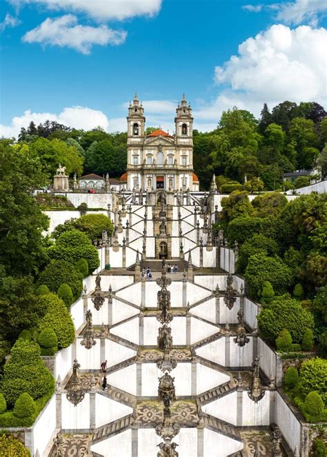 Alameda Bom Jesus - Vistas Al Santuario De Bom Jesus Do Monte En Braga Portugal Imagen de ...