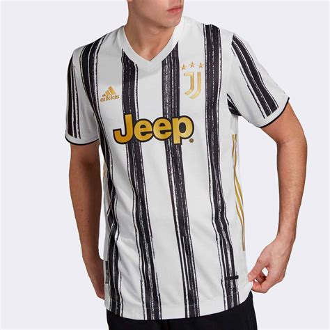 Juventus La Nuova Maglia Bianconera Per Il 2020 2021 Più Sport