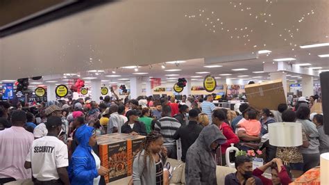 GUYANA FIRST EVER BLACK FRIDAY SALE @ COURTS GUYANA - YouTube