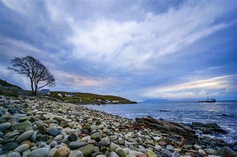 Colourful Stones, Honeycomb Cliff, Friendly Animals and Lost Strangers ...