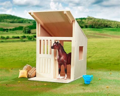 Breyer Horses Classics Size Hilltop Stable Barn 596