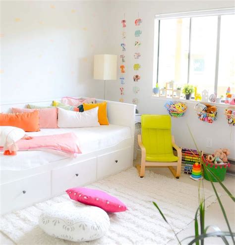 Colorful Girls Room Decor