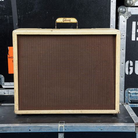 Gibson GA8T Discoverer Tremolo 1961 – Chicago Music Exchange