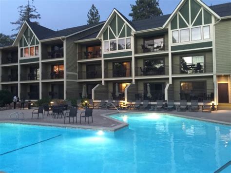 Lake Arrowhead Village Hotels