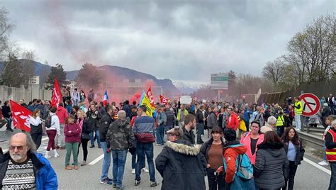 Réforme des retraites tensions sur la VRU de Chambéry nombreux