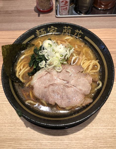 『濃厚豚骨醤油中盛（850 100）』麺家 蘭花のレビュー ラーメンデータベース