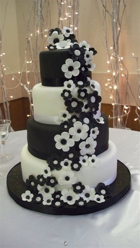 Black and white wedding cake — Black/White | White wedding cakes, Black ...