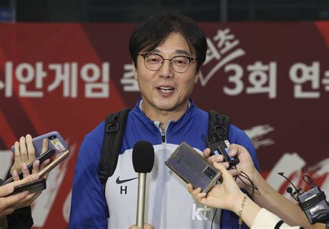 South Korea Replaces Klinsmann With Asian Games Winning Coach Hwang