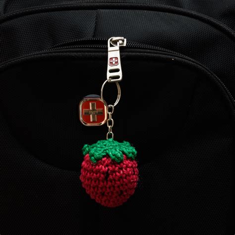 Chaveiro Morango Em Amigurumi Art Familiar Artesanato