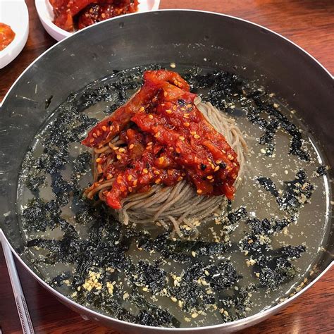 새콤달콤 고향의 맛 막국수 맛집 Best 5 식신