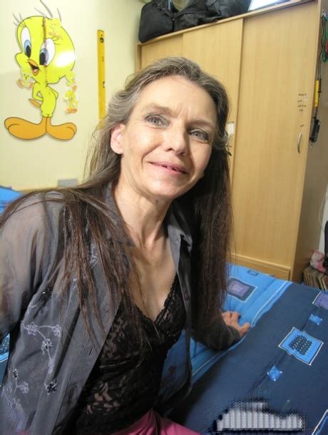 Mature Prostitute Josefine Masturbating In Her Black Leather Boots CoedCherry